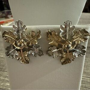 Leaf Vintage Sarah Coventry Mixed Metal Clip On Earrings Silver and Gold Tone.